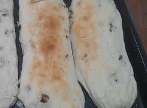 Una foto de Pan casero con chicharrón