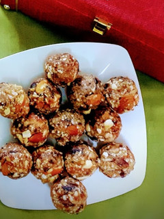 A picture of Dry Fruit Ladoo.