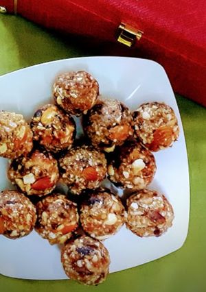 A picture of Dry Fruit Ladoo.