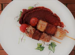 Una foto de Brochetas de atún