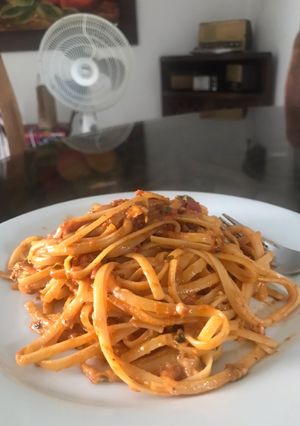 Una foto de Pasta roja