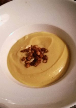 Une photo de Soupe de chou fleur au curcuma