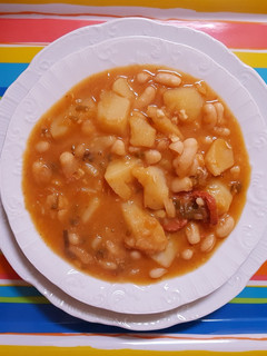 Una foto de Alubias blancas guisadas
