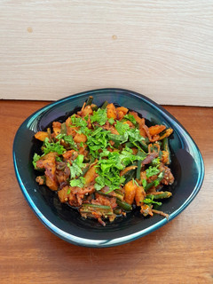 ભીંડા બટાકા નું શાક (Bhinda Bataka Shak Recipe In Gujarati) રેસીપી મુખ્ય ફોટો