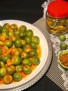 ભરેલા ગુંદા નું અથાણુ (Bharela Gunda Athanu Recipe In Gujarati) રેસીપી મુખ્ય ફોટો