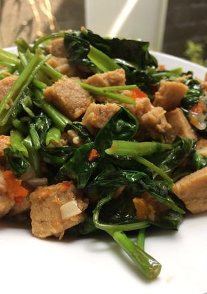 Foto resep Tumis kangkung sambal oncom