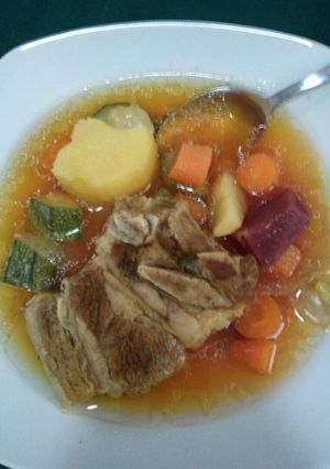 Una foto de Caldo de res