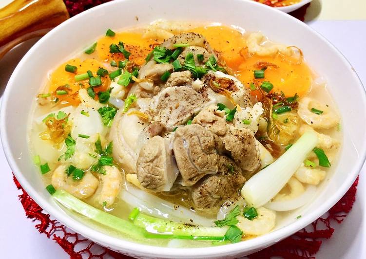 Bánh Canh Giò Heo