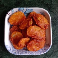 A picture of Potato fritters / Aloo ke pakore.