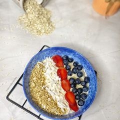 A picture of Fruity oatmeal.