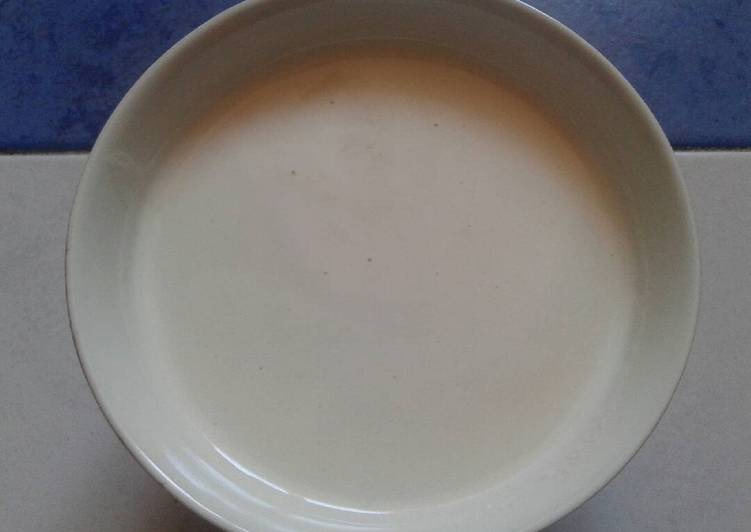 Ajoblanco malagueño para uno (sopa fría de almendras)