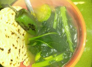 Una foto de Sopa de vegetales verdes