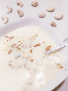 काजू खीर (kaju kheer recipe in Hindi) रेसिपी मुख्य फोटो