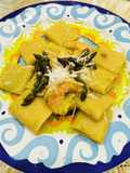 Paccheri con crema di asparagi gamberi e pecorino
