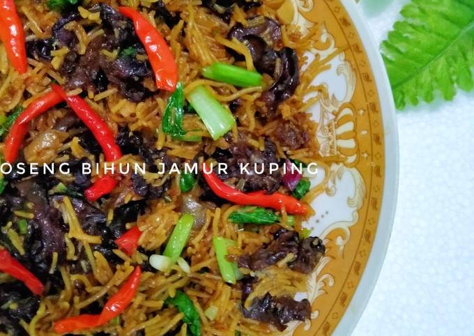 Ternyata begini loh! Bagaimana cara buat Oseng Bihun Jamur Kuping dijamin gurih