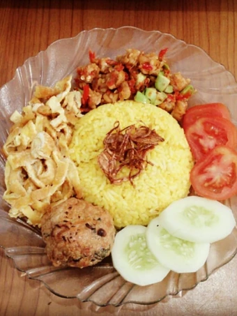 Cara Simple Membikin Resep  Nasi Kuning Sederhana yang Enak Banget, Menggugah Selera