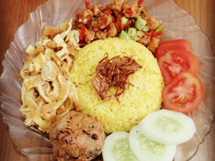 Cara Simple Membikin Resep  Nasi Kuning Sederhana yang Enak Banget, Menggugah Selera