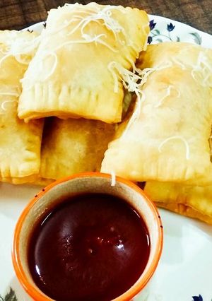पिज़्ज़ा पफ (Pizza puff recipe in hindi) रेसिपी मुख्य फोटो