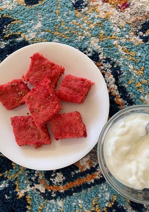 રવા બીટ ઢોકળા (Rava Beetroot Dhokla Recipe In Gujarati) રેસીપી મુખ્ય ફોટો