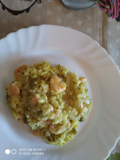 Una foto de Risotto de langostinos y camarones al cilantro😋