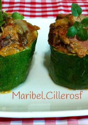 Una foto de Calabacines rellenos de setas y mouse de pato