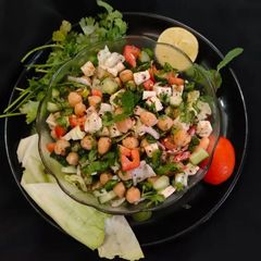 Chickpea salad in 10 minutes A picture of Chickpea salad in 10 minutes.