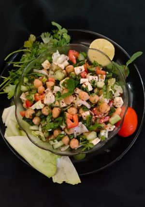 A picture of Chickpea salad in 10 minutes.