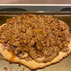 A picture of Apple crisp dessert pizza.