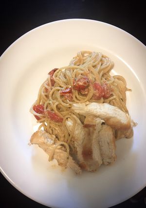 A picture of Chicken Tomato Cream Pasta.