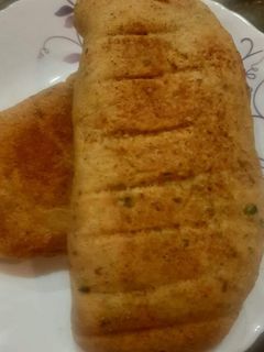 পুরভরা গার্লিক ব্রেড (stuffed garlic bread recipe in Bengali) রেসিপির প্রধান ছবি