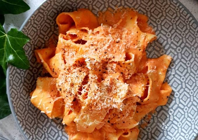 Vodka sauce pappardelle