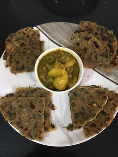 मेथी थेपला (methi thepla recipe in Hindi) रेसिपी मुख्य फोटो