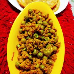 A picture of SoyaGranules Matar with PavBhaji Masala.