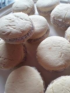 Una foto de Alfajores de maicena SIN MANTECA, livianos