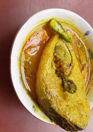 ইলিশ  ভাপা (ilish bhapa recipe in Bengali) রেসিপির প্রধান ছবি