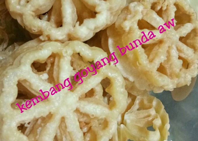 Standar Cara  memasak Kembang goyang crunchy😋  dijamin tidak berminyak 