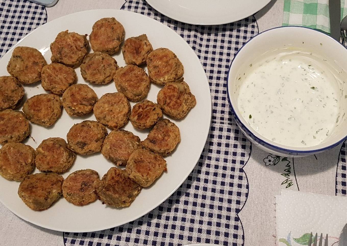 Aubergine balls aka Melitzanokeftedes in the oven