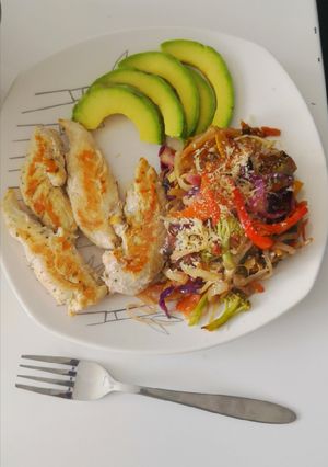Una foto de Verdura salteada en salsa teriyaki o soya