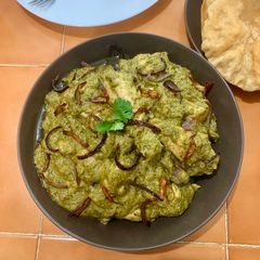 A picture of Malai Chicken Karahi.