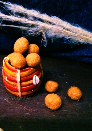 নারকেল নাড়ু(Narkel naru recipe in Bengali) রেসিপির প্রধান ছবি