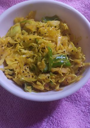 ‍કોબીજ મરચા નો સંભારો(Cabbage chilli sambharo recipe in Gujarati) રેસીપી મુખ્ય ફોટો