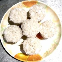 A picture of Leftover rice boil pitha.