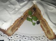 Una foto de pastel con merengue