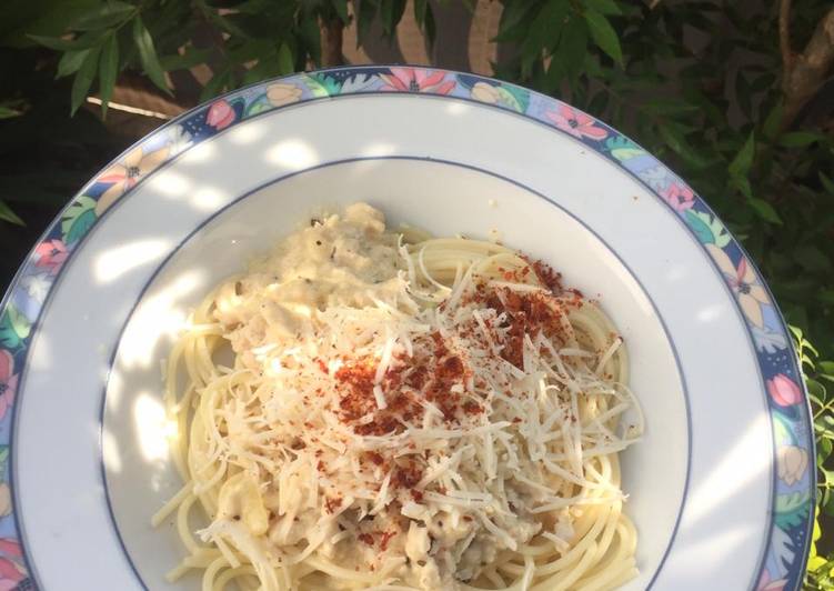 Spaghetti chicken carbonara