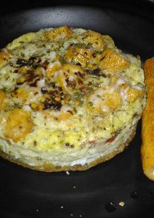 A picture of Egg pizza.