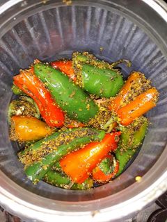 हरी मिर्च का अचार(Hari mirch ka achar recipe in Hindi) रेसिपी मुख्य फोटो