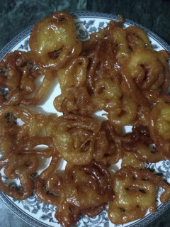 इंस्टैंट जलेबी (Instant Jalebi Recipe in Hindi) रेसिपी मुख्य फोटो
