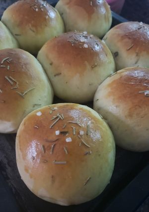 Una foto de Pancitos de batata con sal marina y romero