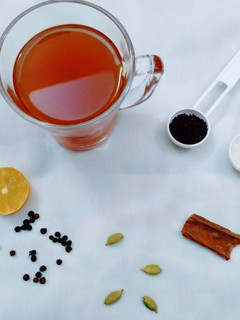 लेमन टी (Lemon Tea recipe in hindi) रेसिपी मुख्य फोटो