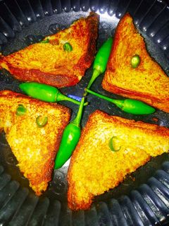तवा मसाला आलू सैंडविच (tawa masala aloo sandwich recipe in Hindi) रेसिपी मुख्य फोटो